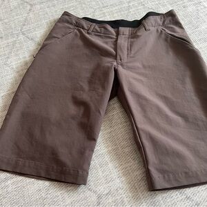 Women's Patagonia Nylon Blend Bermuda Brown Shorts Size 6